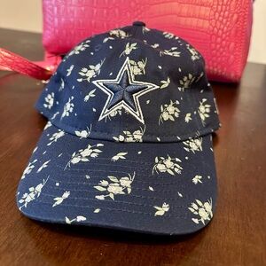 Youth Dallas Cowboys hat, brand new never worn.